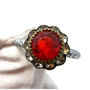 Vintage Red Glass Rhinestone Halo Ring Silver Tone Size 9 Art Deco Style